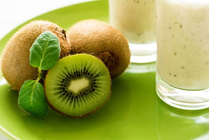 10 Big Health Benefits Packed Into a Small Kiwi
