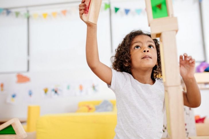 10 Fun Indoor Games for Rainy Days and Car Journeys