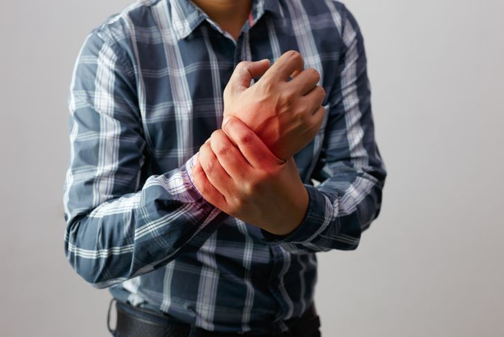10 Signs and Symptoms of Gluten Intolerance