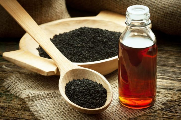 15 Health Benefits of Black Seed Oil
