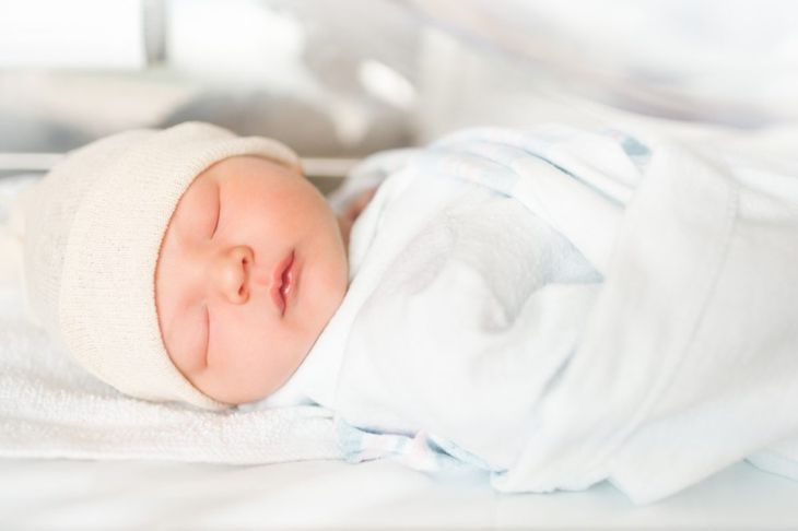 A Closer Look at the Pros and Cons of Swaddling