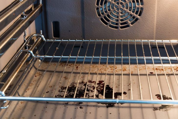 How to Clean Ovens Regularly and When They Get Messy