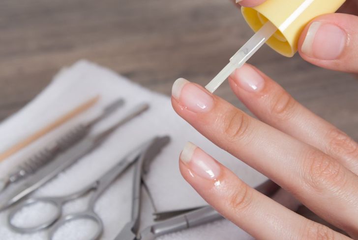 How to Encourage Healthy Fingernails and Good Growth
