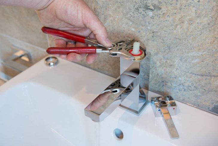 How to Fix Different Types of Leaky Faucets