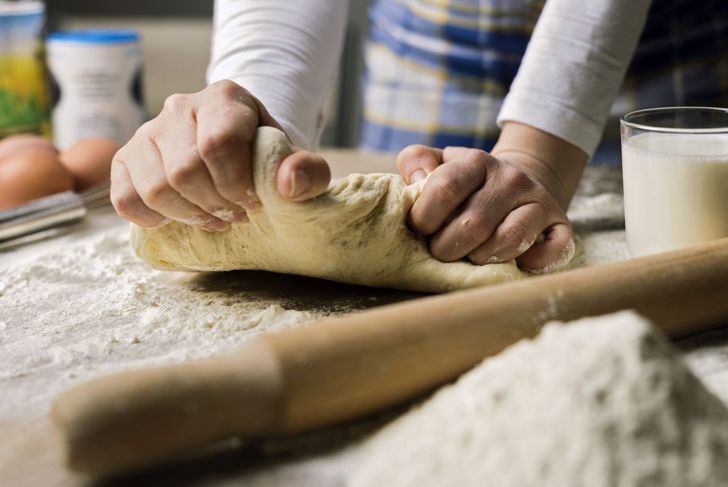 How to Make Pizza Dough From Scratch