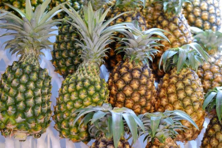 How to Pick and Use a Pineapple