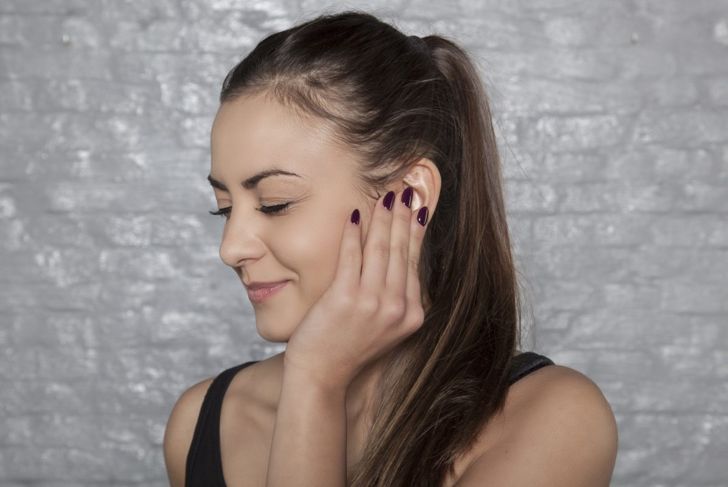 How to Unclog Your Ears and Deal With Earwax