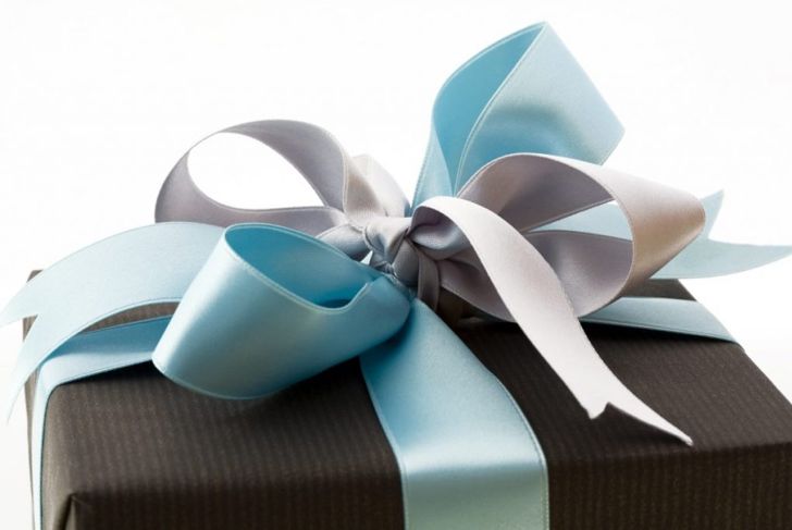 How to Wrap a Gift Beautifully