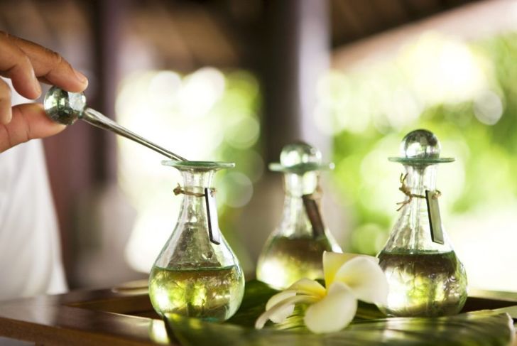 The Benefits of Ylang Ylang Essential Oil