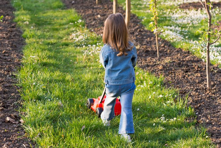 Tips to Keep Your Kids Safe Outdoors