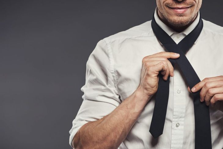 What You Need to Know About Tying a Windsor Knot