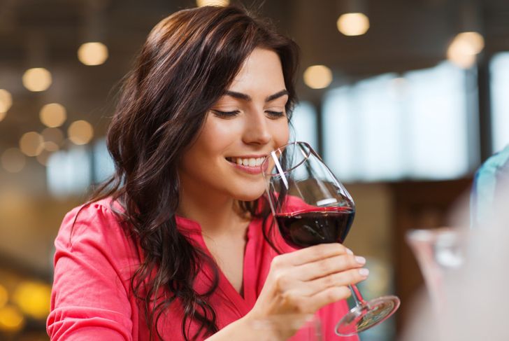10 Healthy Reasons to Pour Yourself a Glass of Red Wine Tonight (And Every Night)