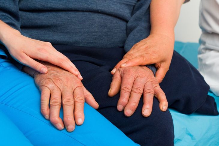 10 Signs of Parkinson's Disease