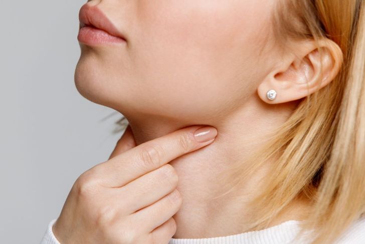 10 Signs of Thyroid Cancer