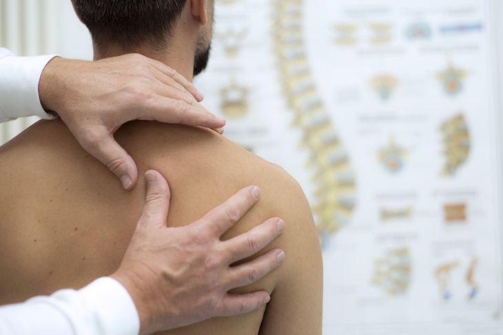 10 Symptoms of a Dislocated Shoulder