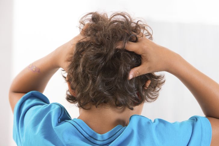 10 Symptoms of Head Lice