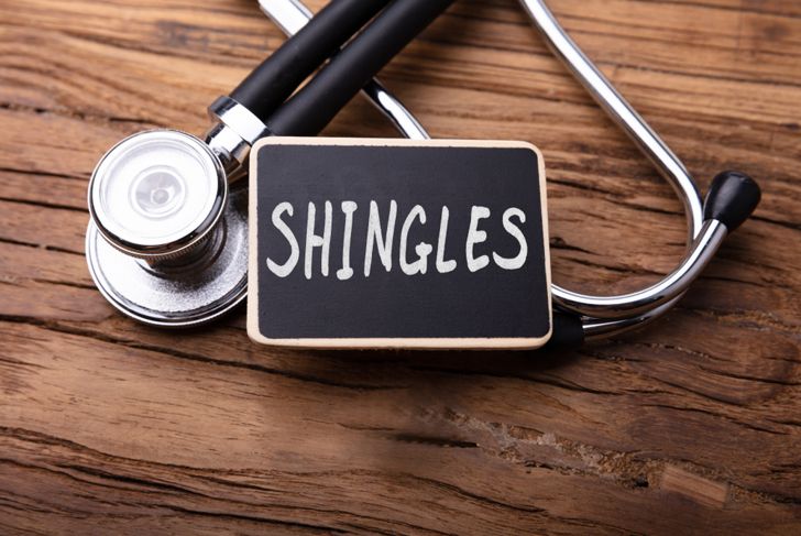 10 Symptoms of Shingles