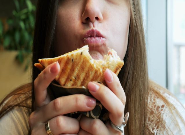 13 Eating Habits That Drastically Change Your Weight Loss Efforts, Say Dietitians 