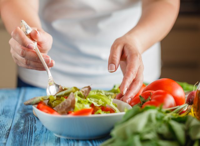 13 Eating Habits That Drastically Change Your Weight Loss Efforts, Say Dietitians 