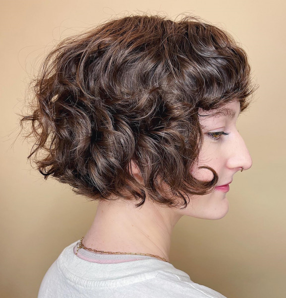 30 Fabulous Wavy and Curly Bob Haircuts for Your New Look - Health ...