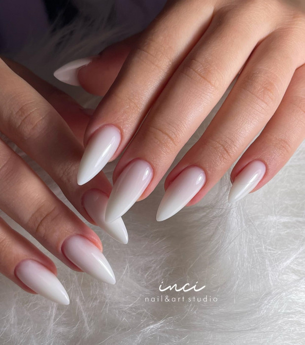 32 Elegant White Nail Designs for any Special Occasion - Hairstylery