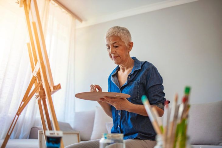 Healthy Hobbies Seniors Should Try This Winter