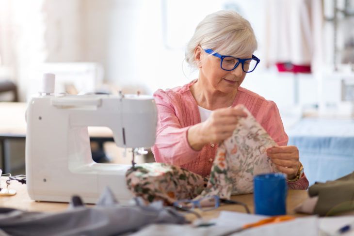 Healthy Hobbies Seniors Should Try This Winter