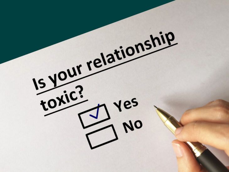Telling Signs You’re Trapped in a Toxic Relationship