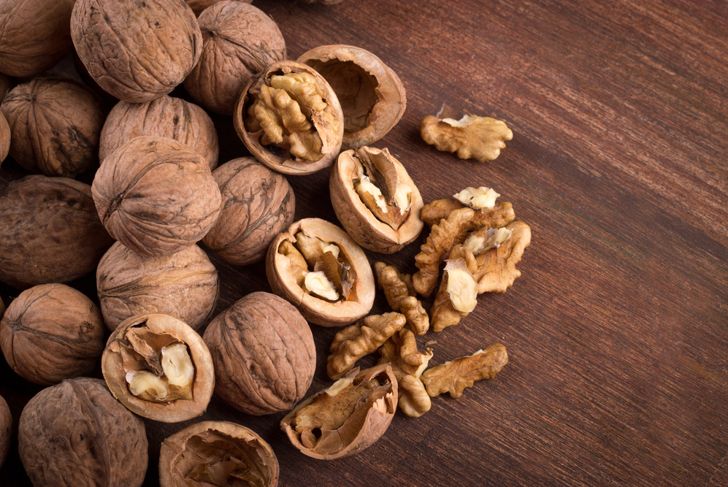 The Delicious Health Benefits of Walnuts
