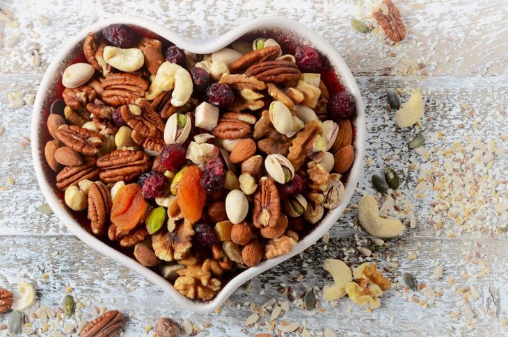 What are the Healthiest Nuts? A Collection