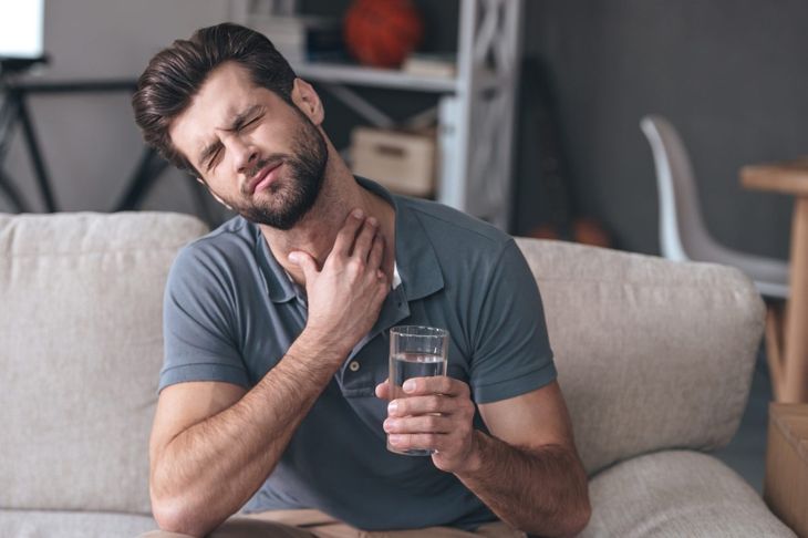 What Causes That Itchy Throat Feeling?