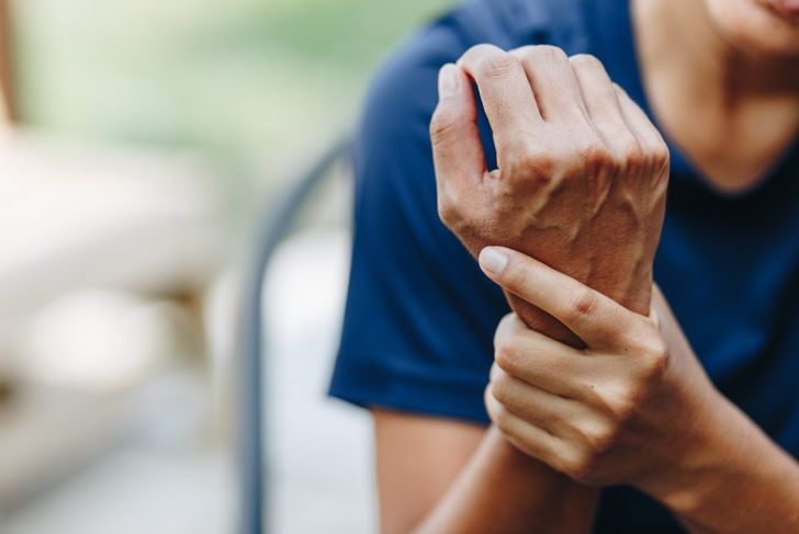What Causes Tingling and Numbness in the Hands?