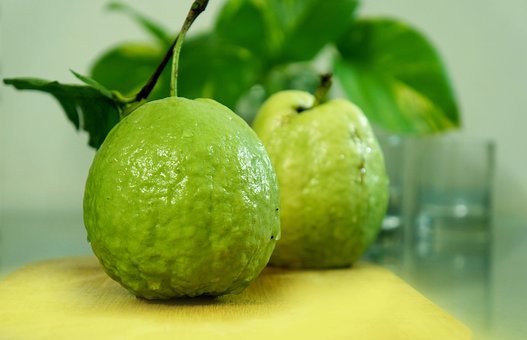 What is the Nutritional Value of Guava per 100g and Is Guava per 100g Healthy for You?