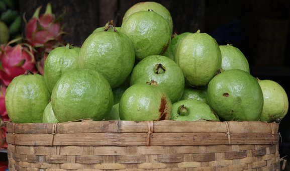 What is the Nutritional Value of Guava per 100g and Is Guava per 100g Healthy for You?