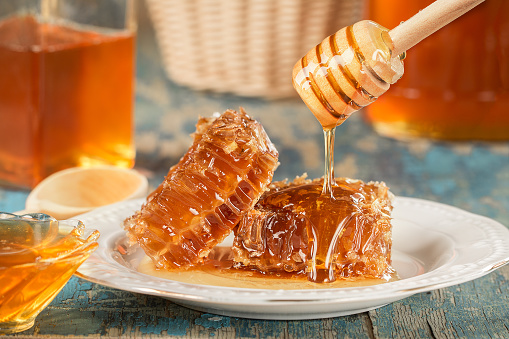 What is the Nutritional Value of Honey and is Honey Healthy for You?