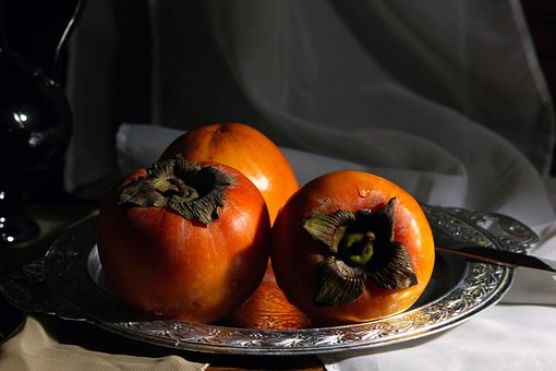 What is the Nutritional Value of Persimmons and Is Persimmons Healthy for You?
