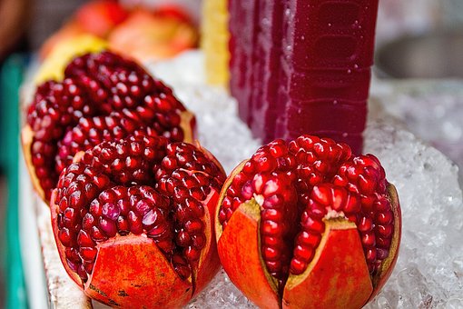 What is the Nutritional Value of Pomegranate per 100g and Is Pomegranate per 100g Healthy for You?