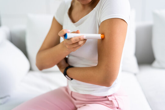 What are the Symptoms of Anaphylaxis and the Treatment for Anaphylaxis?