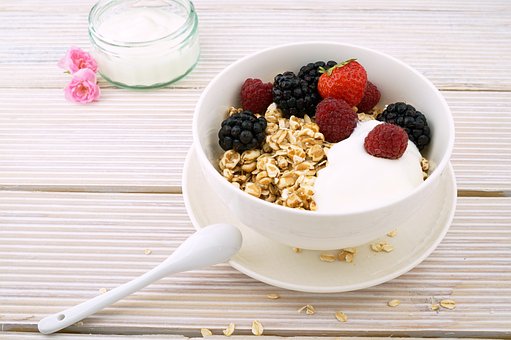 What is the Nutritional Value of Oats per 100g and Is Oats per 100g Healthy for You?