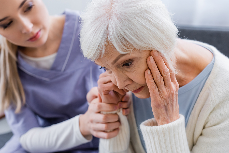 What are the Symptoms of Alzheimer's Disease and the Treatment for Alzheimer's Disease?