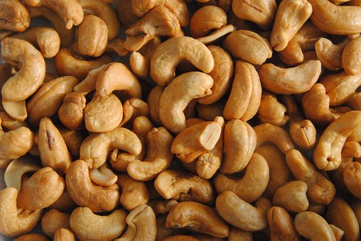 What is the Nutritional Value of Cashew Nuts per 100g and Is Cashew Nuts per 100g Healthy for You?