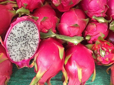 What is the Nutritional Value of Dragon Fruit per 100g and Is Dragon Fruit per 100g Healthy for You?
