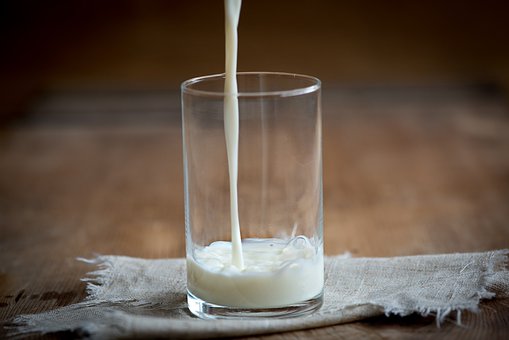What is the Nutritional Value of 1 Glass of Milk and Is 1 Glass of Milk Healthy for You?