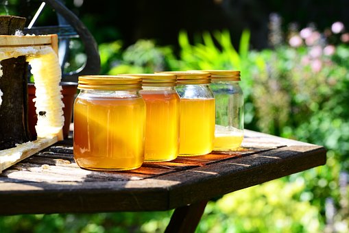What is the Nutritional Value of Honey and Is Honey Healthy for You?