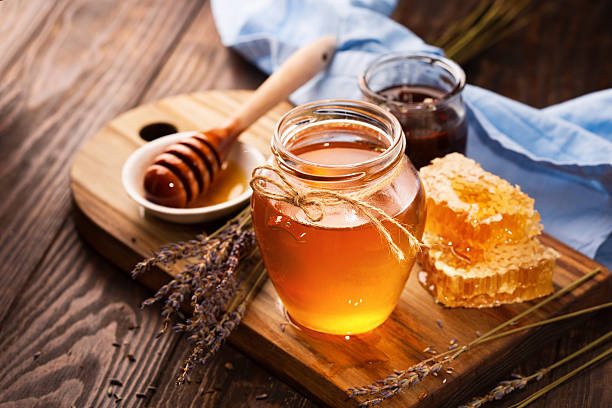 What is the Nutritional Value of Honey per 100g and Is Honey per 100g Healthy for You?