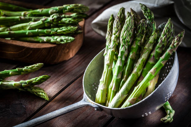 What is the Nutritional Value of Asparagus per 100g and Is Asparagus per 100g Healthy for You?