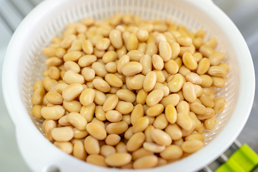 What is the Nutritional Value of Boiled Soybean per 100g and Is Boiled Soybean per 100g Healthy for You?