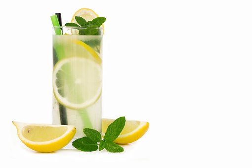 What is the Nutritional Value of Lemon Juice per 100g and Is Lemon Juice per 100g Healthy for You?