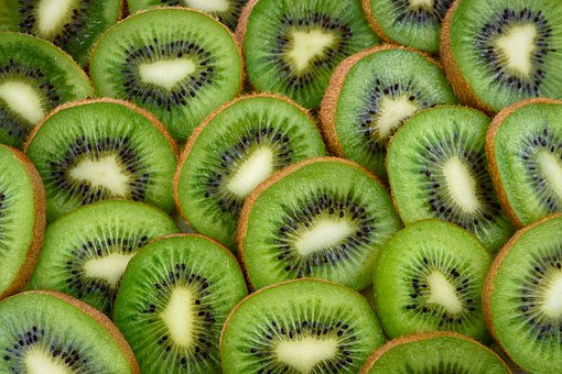 What is the Nutritional Value of Kiwi per 100g and Is Kiwi per 100g Healthy for You?