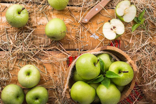 What is the Nutritional Value of Green Apple and Is Green Apple Healthy for You?